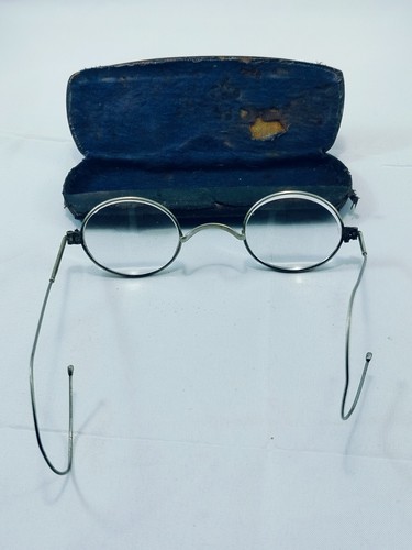 Antique 1890s 1920s - oval, wire
