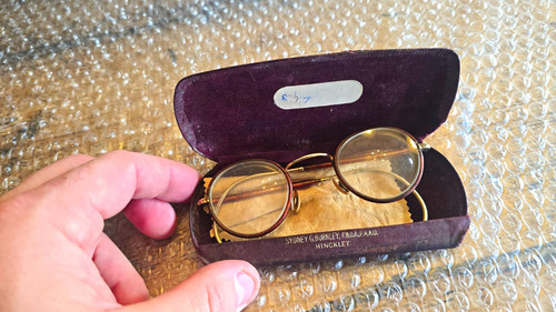 Vintage antique round - vintage/,